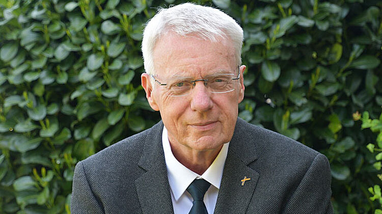 Porträt von Johannes Warmbrunn. | © privat Zu Geborgenheit im ganzheitlichen Glauben finden